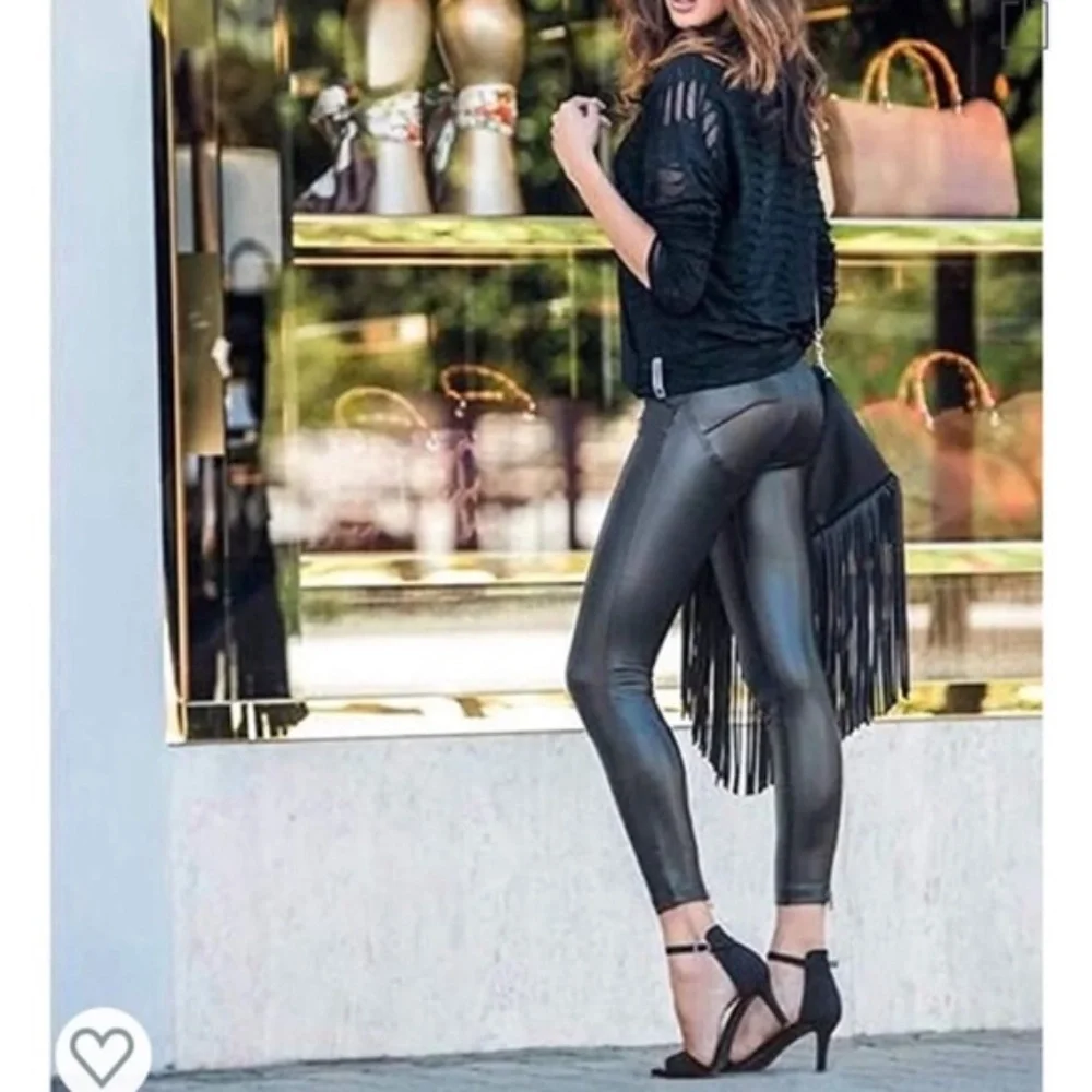 Dallns women's faux leather, black leggings, ruched bum, medium, new with tags - Picture 7 of 7